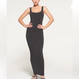 🖤SKIMS NEW VINTAGE SCOOP NECK LONG DRESS IN ASH M